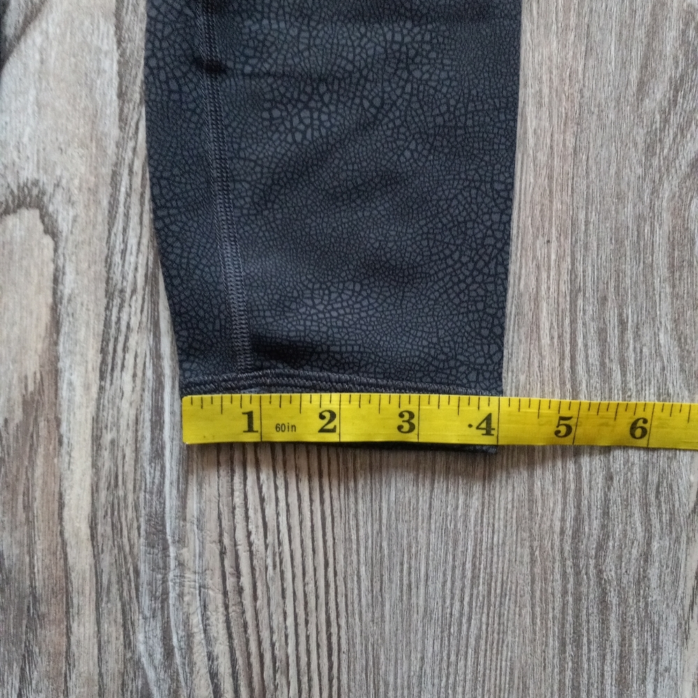 Lululemon Athletica Gray Leggings Woman's Size 2 - Picture 9 of 16